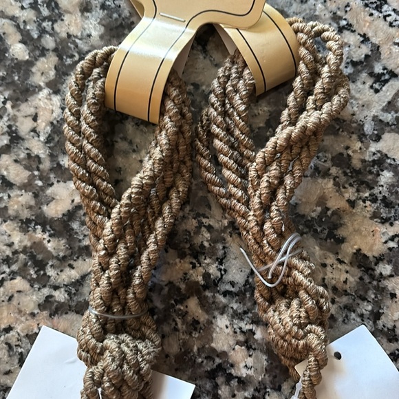 NWT Pair Decorative Curtain Tie Backs Bundle (2) 15” long 8” tassels - Picture 3 of 8